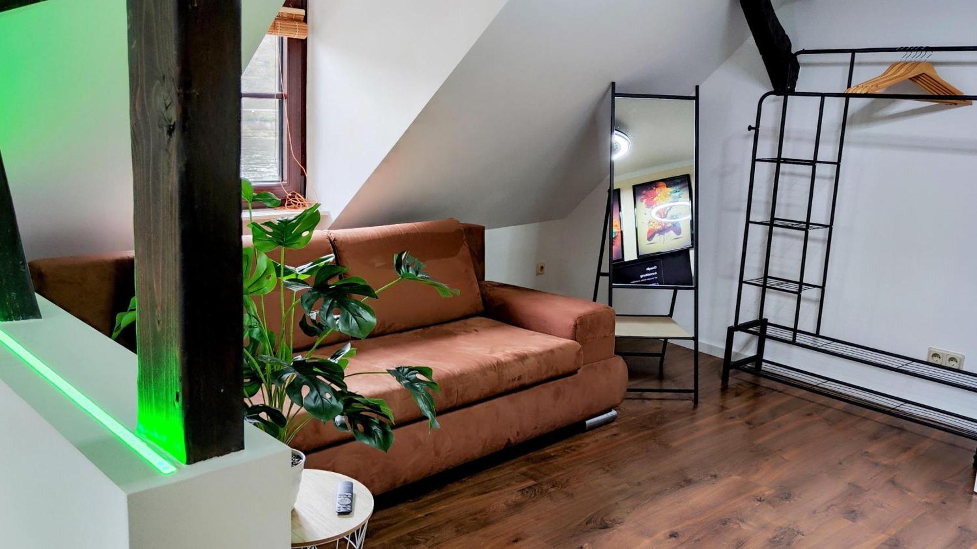 Direkt Am Rhein Mit Burgblick Nahe Rheinsteig Bis 8 Personen, 2 Baeder, 4 Zimmer, Kueche, Netflix Apartamento Kaub Exterior foto